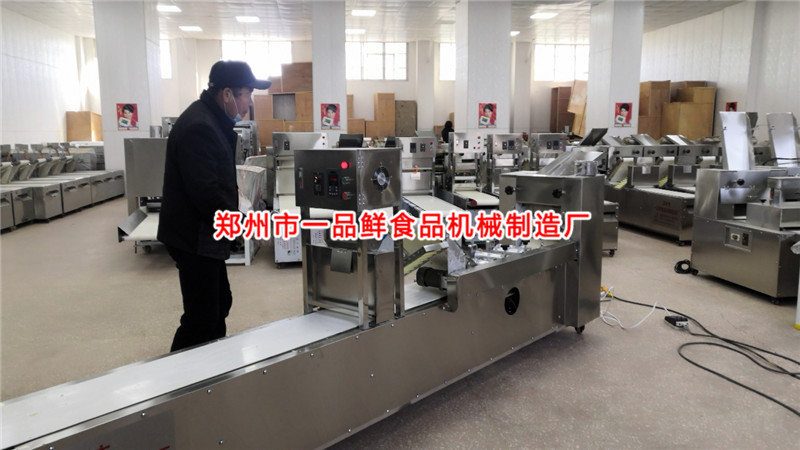 雙輥三刀燴面機調試中